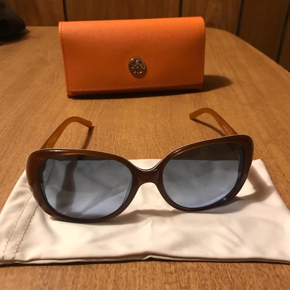 Tory Burch Accessories - 🎉FREE WITH ANY TORY BAG🎉 Tory  Burch sunglasses
